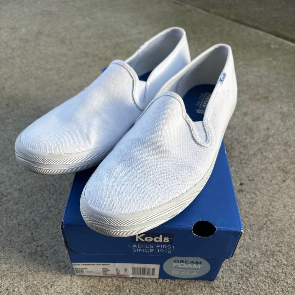 Keds Women's White Slip-On Flats, Round Toe, US Size 9 W